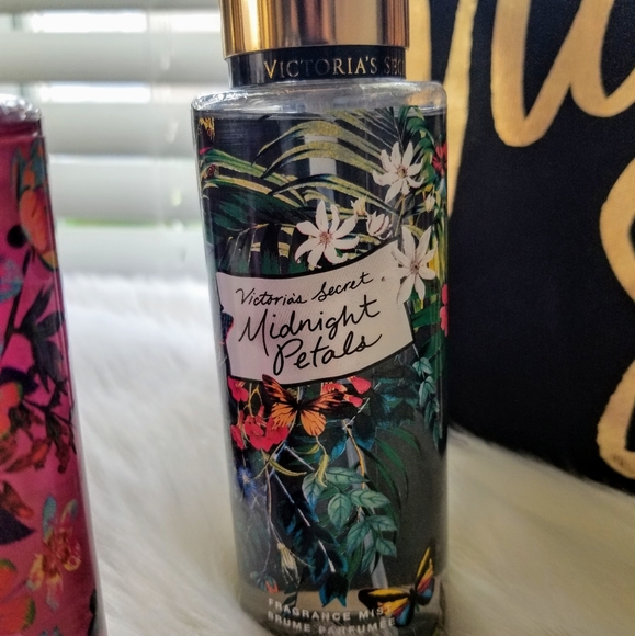 Victoria Secret Bundle - Picture 4 of 9